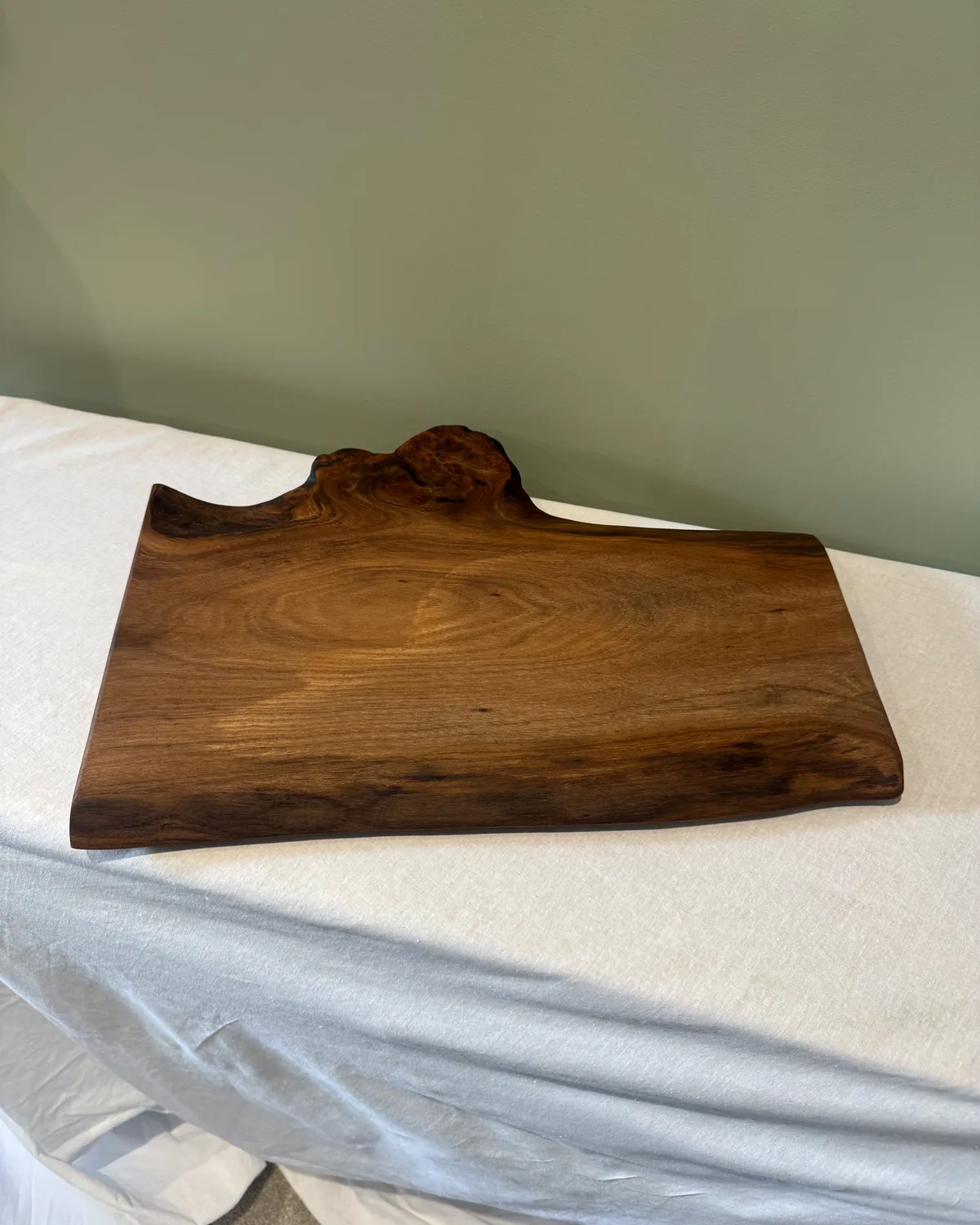 Burl Elm Board on Feet, 400mm, main view