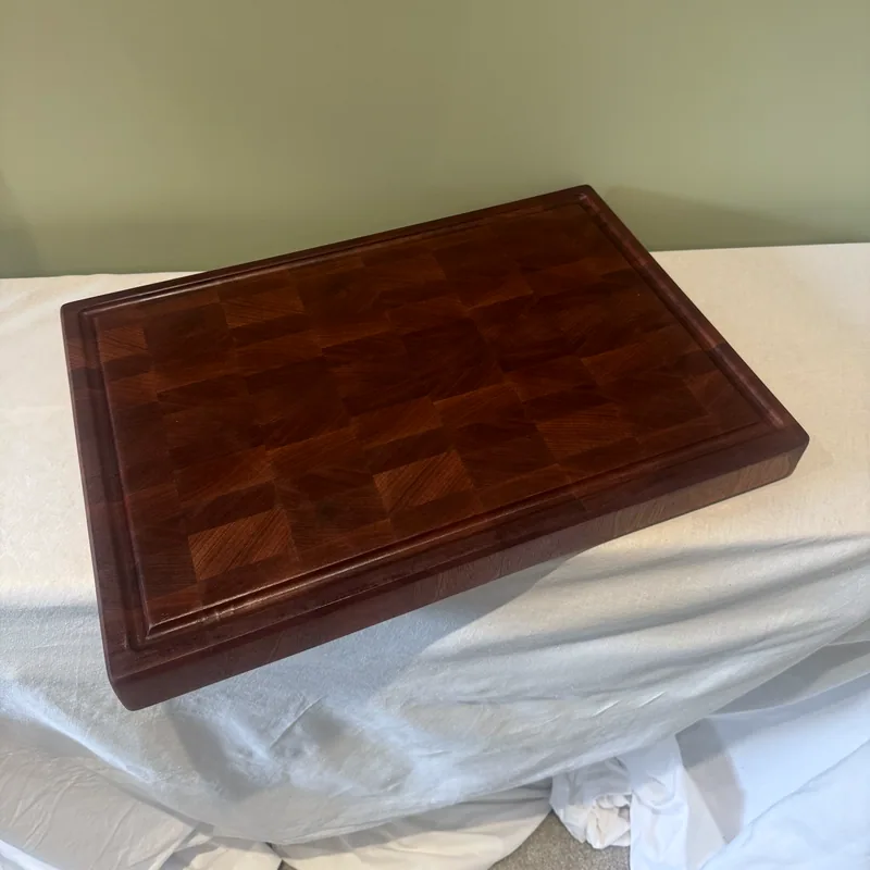 Sapele End Grain Chopping Board, 464mm, angle view